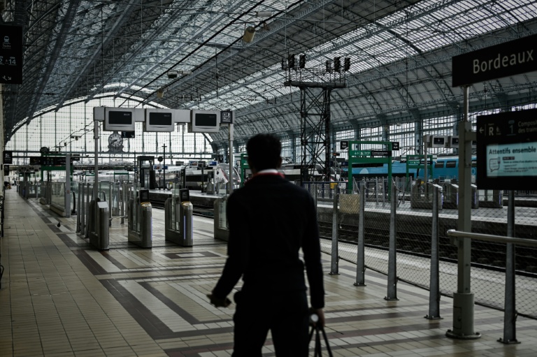 Les quais déserts de la gare Saint-Jean à Bordeaux lors d'une grève nationale des cheminots de la SNCF, le 10 juin 2026 en Gironde