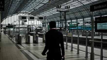Les quais déserts de la gare Saint-Jean à Bordeaux lors d'une grève nationale des cheminots de la SNCF, le 10 juin 2026 en Gironde