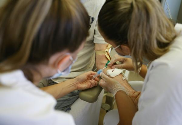 Travailler le 1er mai n'est actuellement autorisé que pour certaines activités ne pouvant interrompre le travail comme les hôpitaux, hôtels ou encore usines dont les machines tournent en continu