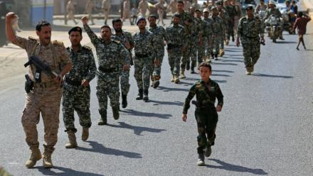 Des partisans des autorités houthies défilent lors d'un rassemblement visant à recruter de nouveaux combattants, à Sanaa, le 10 septembre 2026 au Yémen