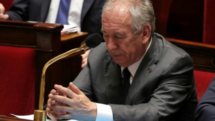 Le Premier ministre François Bayrou assiste à une séance de questions au gouvernement à l'Assemblée nationale, à Paris, le 25 juin 2025