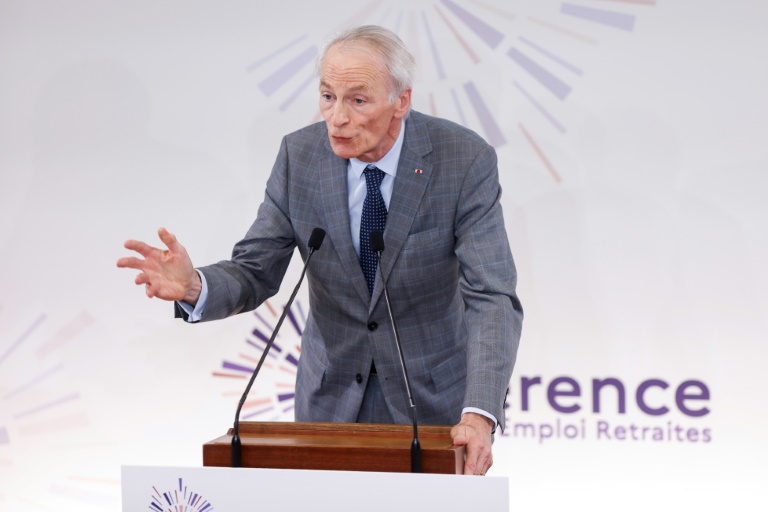 Le président du constructeur automobile Renault, Jean-Dominique Senard, lors du lancement de la conférence Travail et retraites, le 5 décembre 2025 à Paris