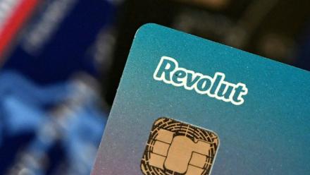 La fintech britannique Revolut a annoncé lundi avoir réalisé le premier paiement sécurisé initié par l’intelligence artificielle (IA) en France, en collaboration avec Visa