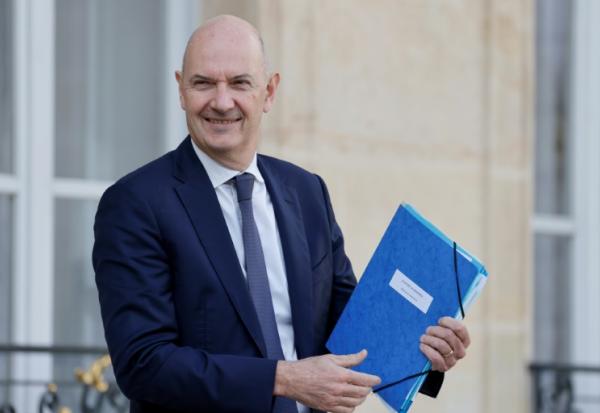 Roland Lescure, alors ministre de l'Industrie, à la sortie de l'Elysée, le 10 octobre 2022 à Paris