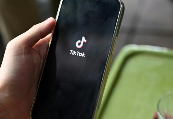 Royaume-Uni: TikTok passe sa modération à l'IA, des centaines de postes menacés