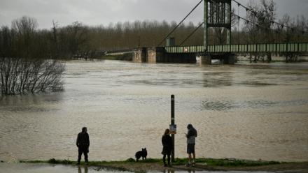 La Garonne en crue à Marmande, dans le Lot-et-Garonne