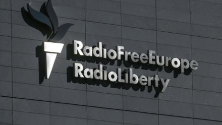 Les services de sécurité russes (FSB) ont indiqué jeudi avoir arrêté un ancien correspondant de Radio Free Europe accusé d'avoir voulu aider l'Ukraine à préparer des cyberattaques