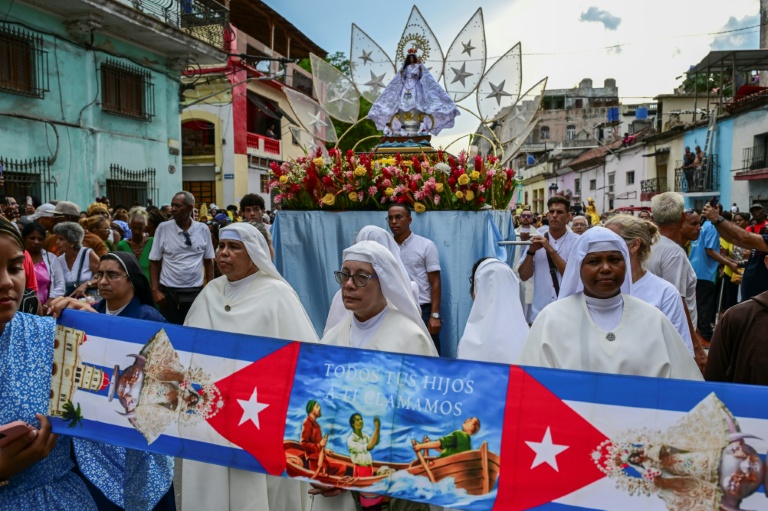 Des religieuses catholiques participent à la procession en l'honneur de la Vierge de la Charité, connue sous le nom de Oshun dans la religion afro-cubaine, à La Havane, le 8 septembre 2026