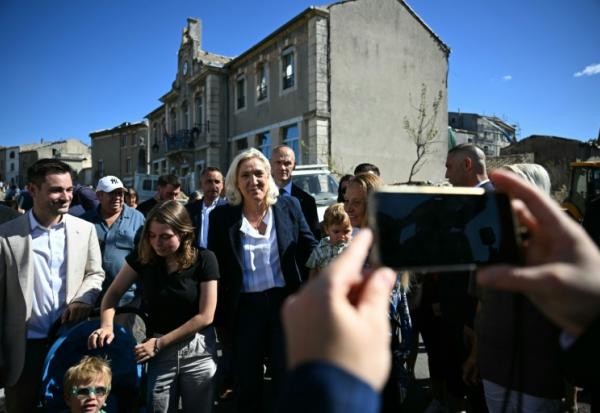 La candidate RN à la présidence de la République, Marine Le Pen, à Pomas le 18 septembre 2026