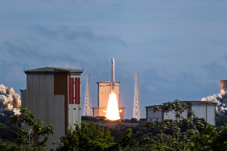 Ariane 64 lance 36 satellites pour la constellation Amazon Leo depuis Kourou, en Guyane française, le 17 juin 2026