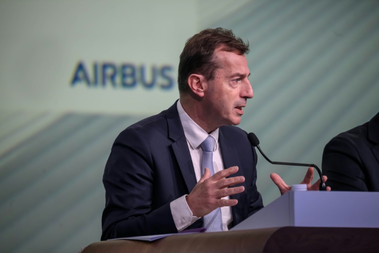 Le patron d'Airbus Guillaume Faury lors d'une conférence de presse à l'occasion des résultats annuels à Toulouse, dans le sud-ouest de la France, le 19 février 2026