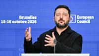 Le président ukrainien Volodymyr Zelensky lors d'une conférence de presse dans le cadre d’un sommet de l’UE à Bruxelles, le 16 octobre 2026