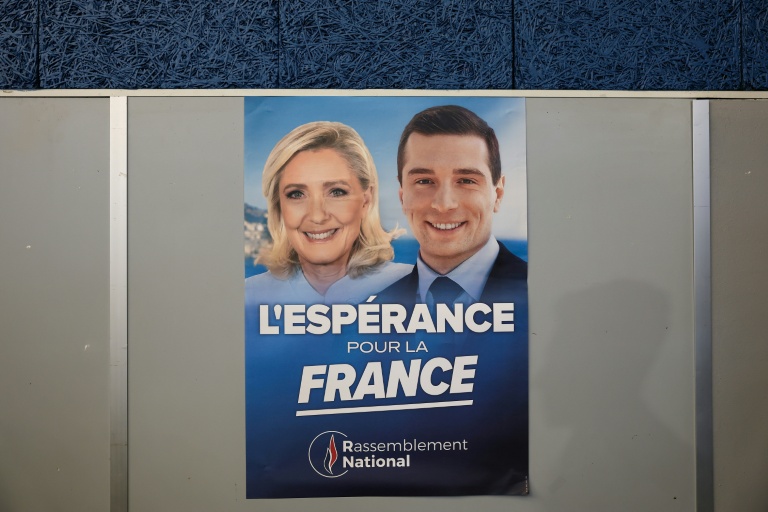 Affiche de campagne du Rassemblement national à Breteuil, dans l'Oise, le 19 septembre 2026