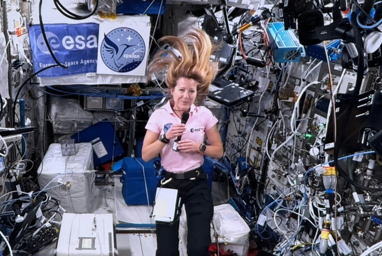 L'astronaute française Sophie Adenot durant un entretien à l'AFP depuis l'ISS le 26 février 2026