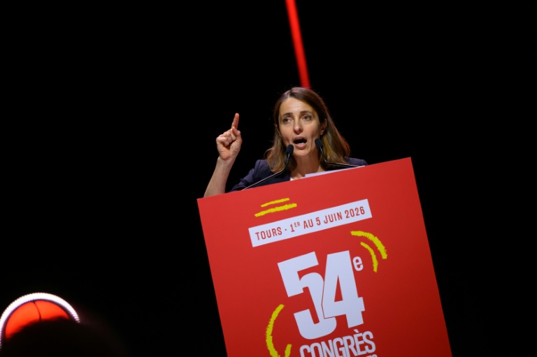 Sophie Binet après sa réélection à la tête de la CGT, lors du congrès de la centrale syndicale, le 5 mai 2026 à Tours