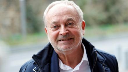 Le sénateur Joël Guerriau quitte le tribunal de Paris après une confrontation avec la députée Sandrine Josso, le 6 novembre 2024