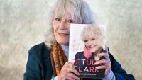 La chanteuse, actrice et auteure-compositrice britannique Petula Clark lors du Festival du Livre à Collonge (LAC), le 6 juin 2026 à Collonge-Bellerive, près de Genève, en Suisse