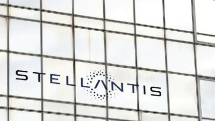 Stellantis a annoncé jeudi une perte nette de 22,3 milliards d'euros pour 2025, la deuxième plus importante jamais enregistrée par un groupe français