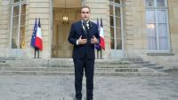 Le Premier ministre Sébastien Lecornu dans la cour de l'hôtel Matignon le 3 octobre 2025