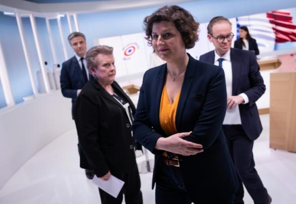 La maire sortante de Strasbourg et candidate à sa réélection pour le parti Les Écologistes, Jeanne Barseghian (C), la candidate du PS Catherine Trautmann (G), et le candidat d'Horizon Pierre Jakubowicz (D), après un débat à Strasbourg, le 11 mars 2026