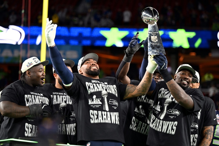 Les Seattle Seahawks célèbrent leur victoire dans le Super Bowl, le 8 février 2026 à Santa Clara, en Californie