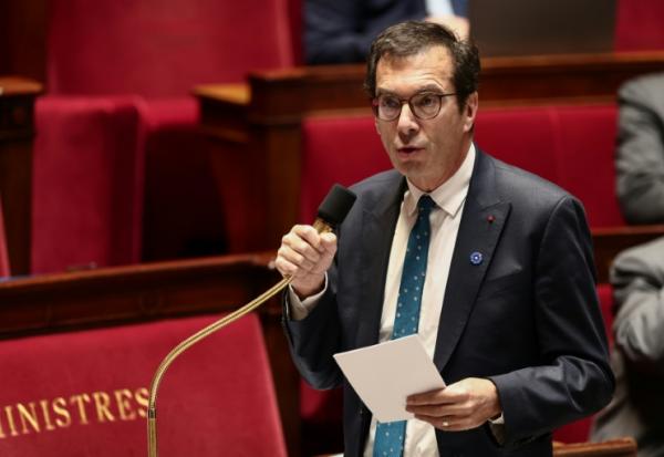 Le ministre du Travail Jean-Pierre Farandou à l'Assemblée nationale, le 5 novembre 2005