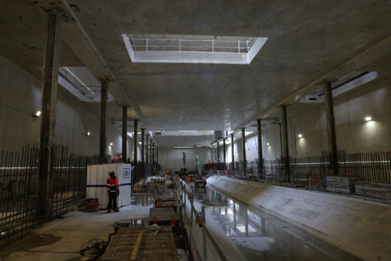 A Nanterre-la Folie, le chantier de construction de la gare de la ligne 15 du futur metro du Grand Paris Express, photographié le 2 septembre 2026, se situe à 25 mètres sous terre
