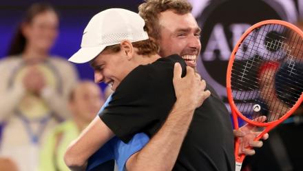 Le joueur de tennis amateur australien Jordan Smith a remporté le tournoi "One Point Slam" en battant des professionnels comme le N.2 mondiale Jannik Sinner à Melbourne le 14 janvier 2026