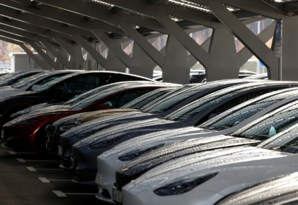 Dans l'usine Tesla au sud de Berlin, 20 novembre  2024.