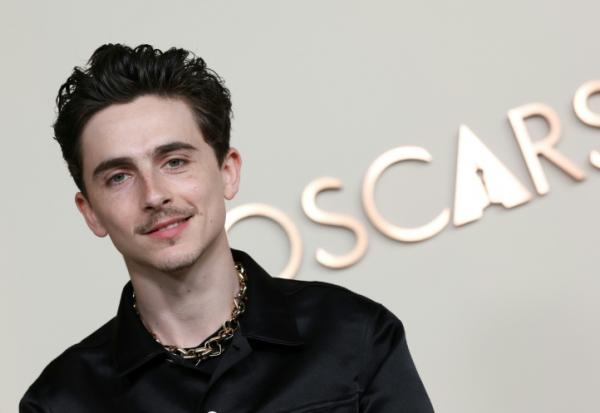 L'acteur franco-américain Timothée Chalamet au dîner des nominés de la 97e cérémonie des Oscars, à Los Angeles, le 25 février 2025