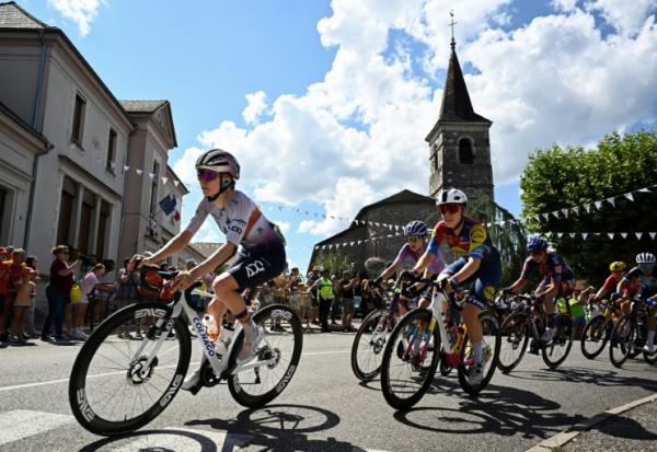 La Française Maëva Squiban aux avant-postes dès le début de l'étape qu'elle a remportée à Chambéry le 1er août 2025