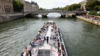 Croisière touristique sur la Seine à Paris, le 18 juin 2025