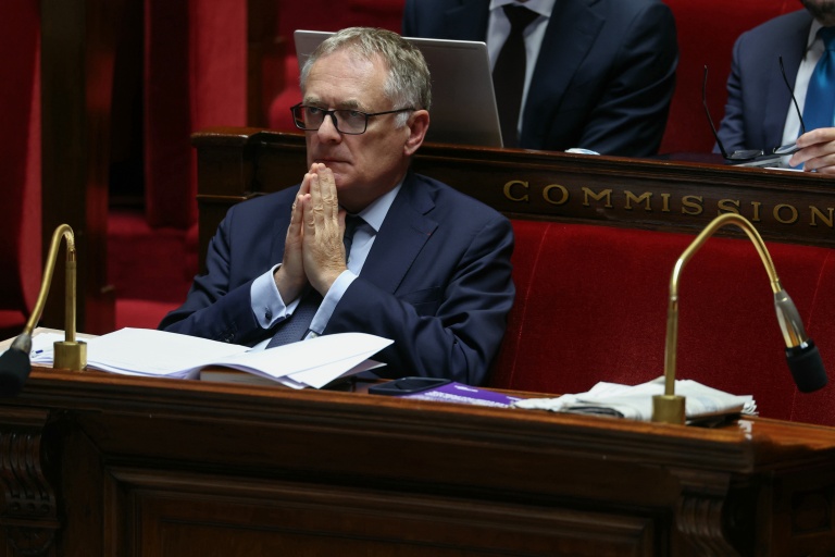 Le député LR Philippe Juvin, rapporteur général du budget de l'Etat, sur les bancs de l'Assemblée nationale à Paris, le 14 octobre 2026