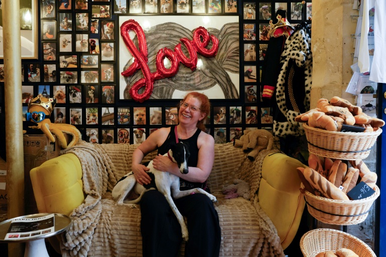 Rebecca Anhalt, propriétaire du café pour chiens 