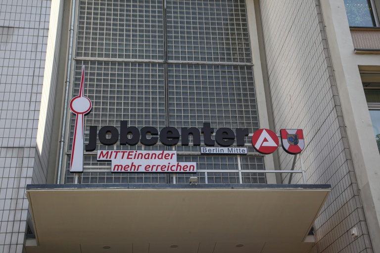 Un jobcenter à Berlin , le 17 juin 2025