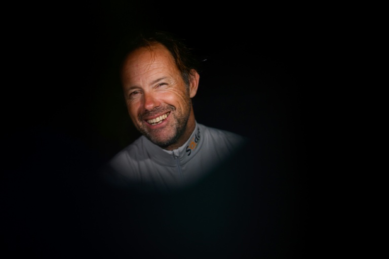 Thomas Coville à l'arrivée de la Transat Cafe L'Or à Fort-de-France, où il avait fini 2e, le 6 novembre 2025