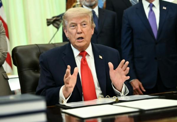 Le président américain Donald Trump dans le Bureau ovale de la Maison Blanche, le 11 juin 2026 à Washington