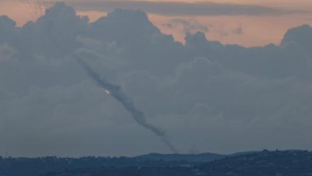 Des roquettes tirées vers Israël depuis le sud du Liban, le 11 avril 2026