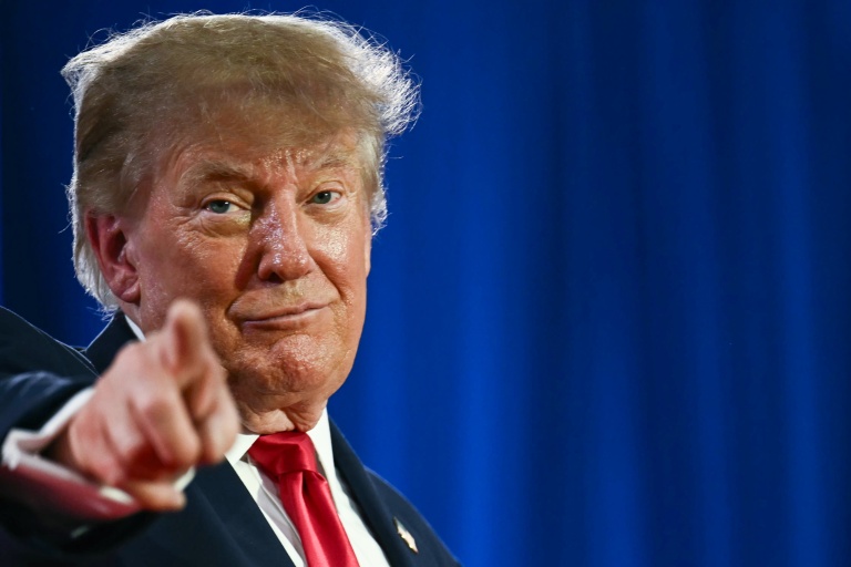 Donald Trump lors d'un rassemblement de campagne pour les élections de mi-mandat à l'aéroport de Sioux City, dans l'Iowa, le 22 octobre 2026