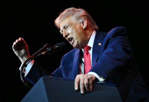 Le président américain Donald Trump s'exprime face à des élus républicains, le 6 janvier 2026 à Washington