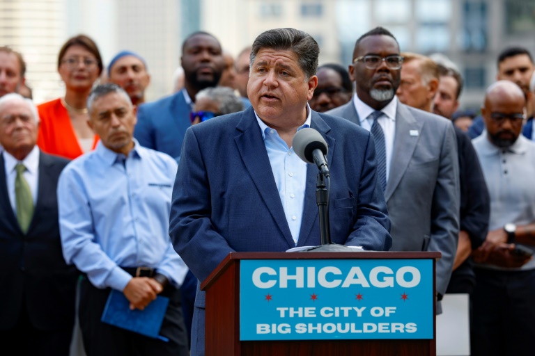 Le gouverneur démocrate de l'Illinois JB Pritzker lors d'une conférence de presse à Chicago, le 25 août 2025