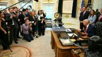 Donald Trump face à la presse dans son bureau de la Maison Blanche le 18 septembre 2026