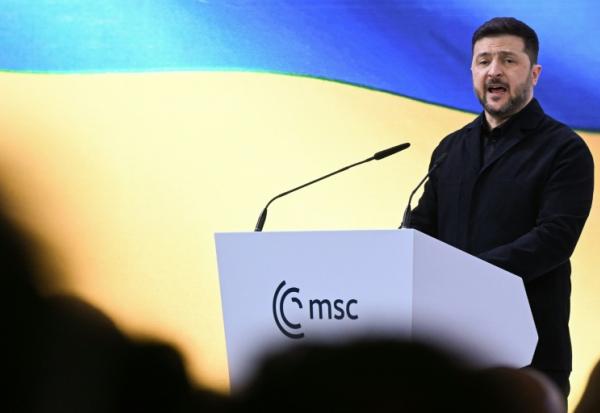 Le président ukrainien Volodymyr Zelensky s'exprime lors de la 62e Conférence de Munich sur la sécurité (MSC), le 14 février 2026 à Munich, dans le sud de l'Allemagne 
