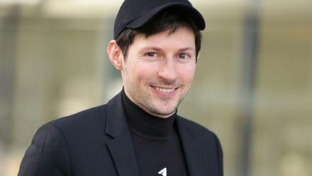 Pavel Durov, PDG et fondateur de l'application de messagerie Telegram, arrive au palais de justice de Paris le 6 décembre 2024