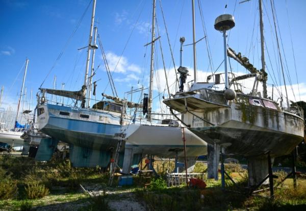 Un cimetière de bateaux à Port-Saint-Louis-du-Rhône, aux portes de la Camargue dans les Bouches-du-Rhône, le 7 novembre 2025