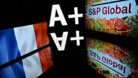 Plus d'un mois après avoir inopinément abaissé la note de la France, S&P Global Ratings pourrait à nouveau se prononcer sur la solvabilité du pays, confronté à de difficiles débats budgétaires à l'issue incertaine