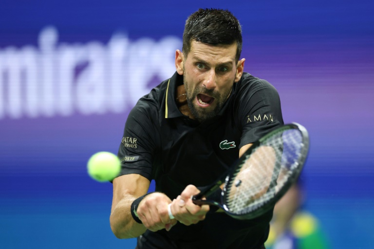 Le Serbe Novak Djokovic face à l'Américain Learner Tien au premier tour de l'US Open, le 24 août 2025 à New York