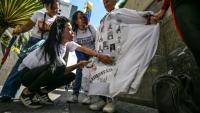 Manifestation pour la libération des prisonniers politiques devant les bureaux des Nations Unies à Caracas, le 18 février 2026