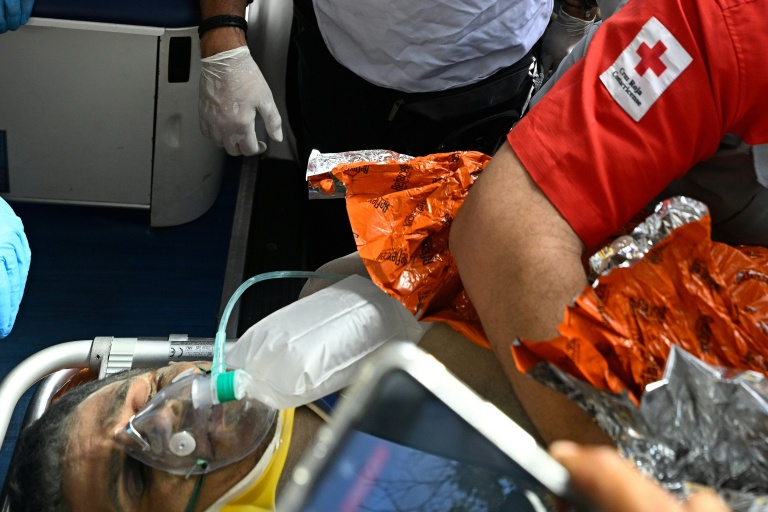 Le survivant sauvé le 2 juillet à Catia La Mar, Vénézuela, huit jours après le séisme