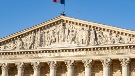 Mettre fin à la prescription qui empêche les victimes de viol sur mineurs d'accéder à la justice: une proposition de loi est déposée mercredi au Sénat pour franchir ce pas et élargir la définition de l'inceste aux cousins germains